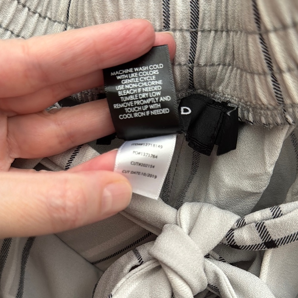 Torrid 3 Gray Plaid Women's Pants - Picture 3 of 6